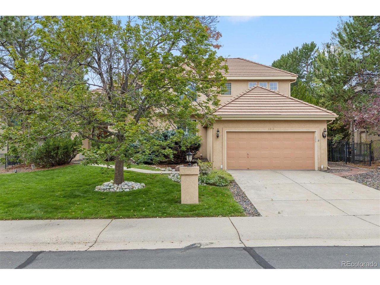 Photo of 8948 E Cedar Hill Pl Lone Tree CO 80124