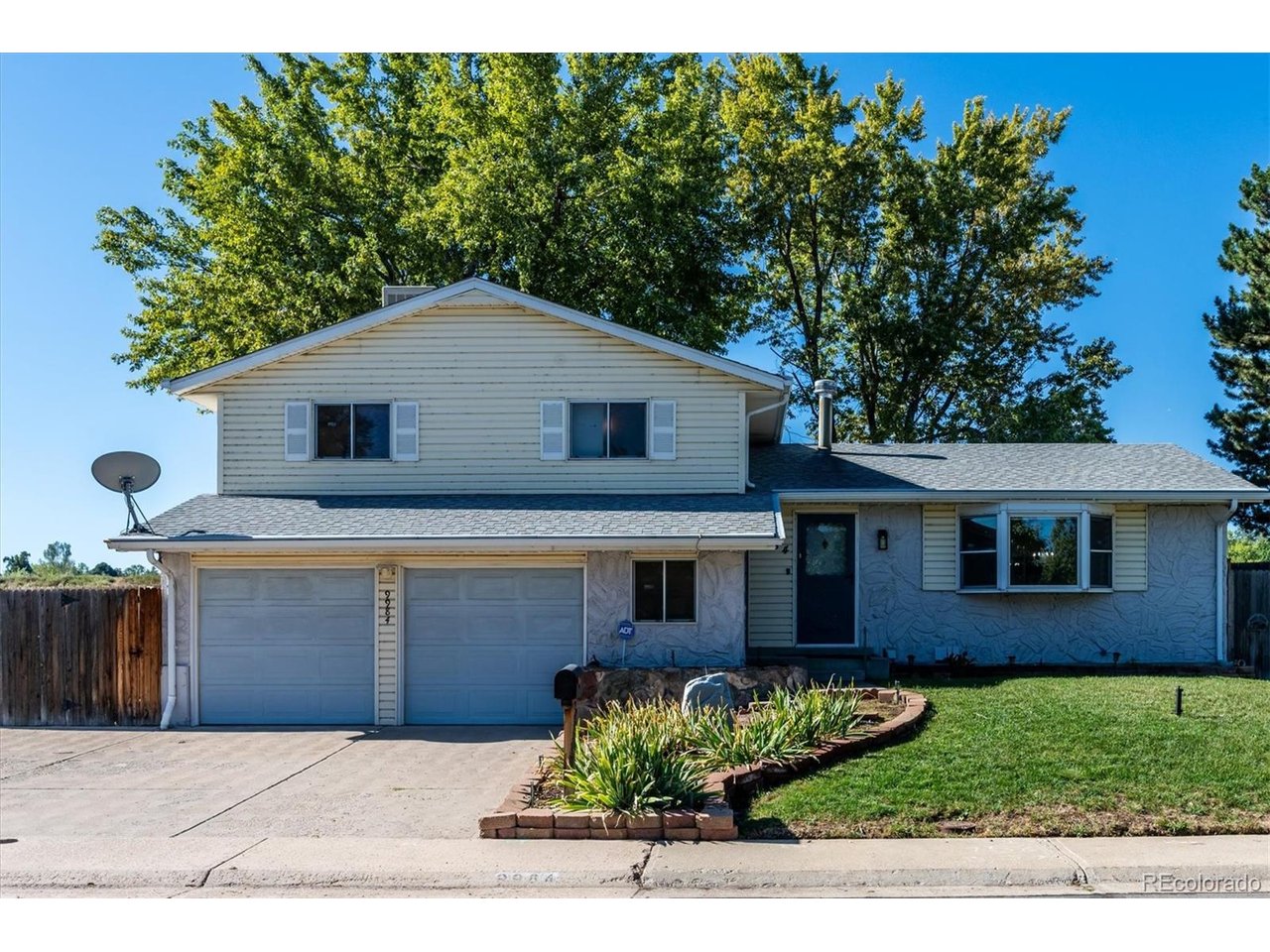Photo of 9984 W Maryland Dr Lakewood CO 80232