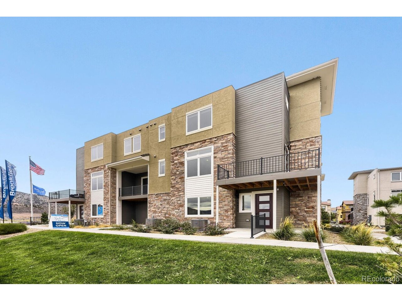 Photo of 15573 W Washburn Dr Lakewood CO 80228