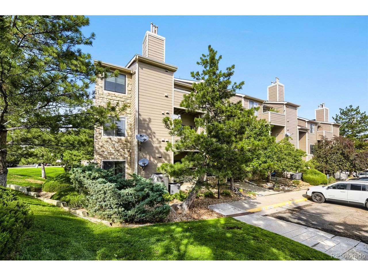 Photo of 7498 S Alkire St #201 Littleton CO 80127