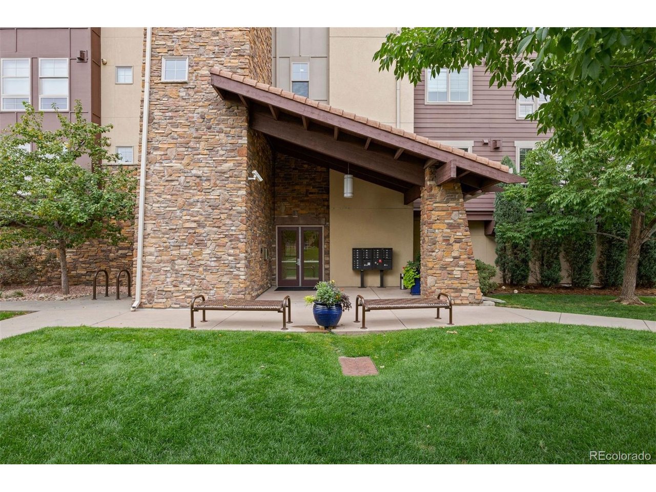 Photo of 89 N Rampart Way #402 Denver CO 80230