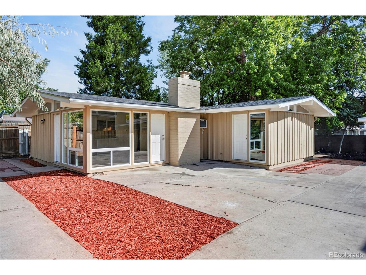 Photo of 2340 S Newton St Denver CO 80219
