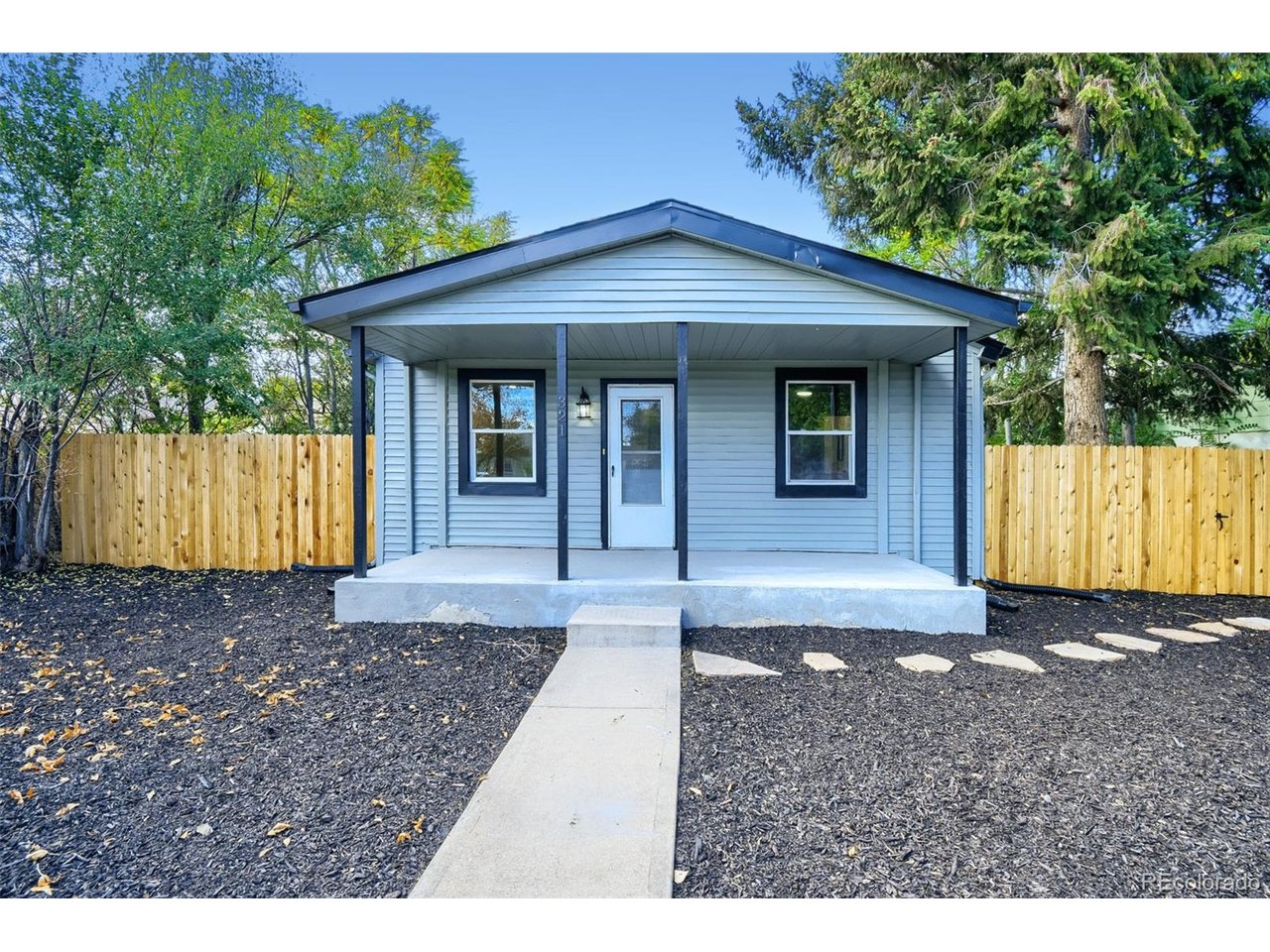 Photo of 321 Stuart St Denver CO 80219