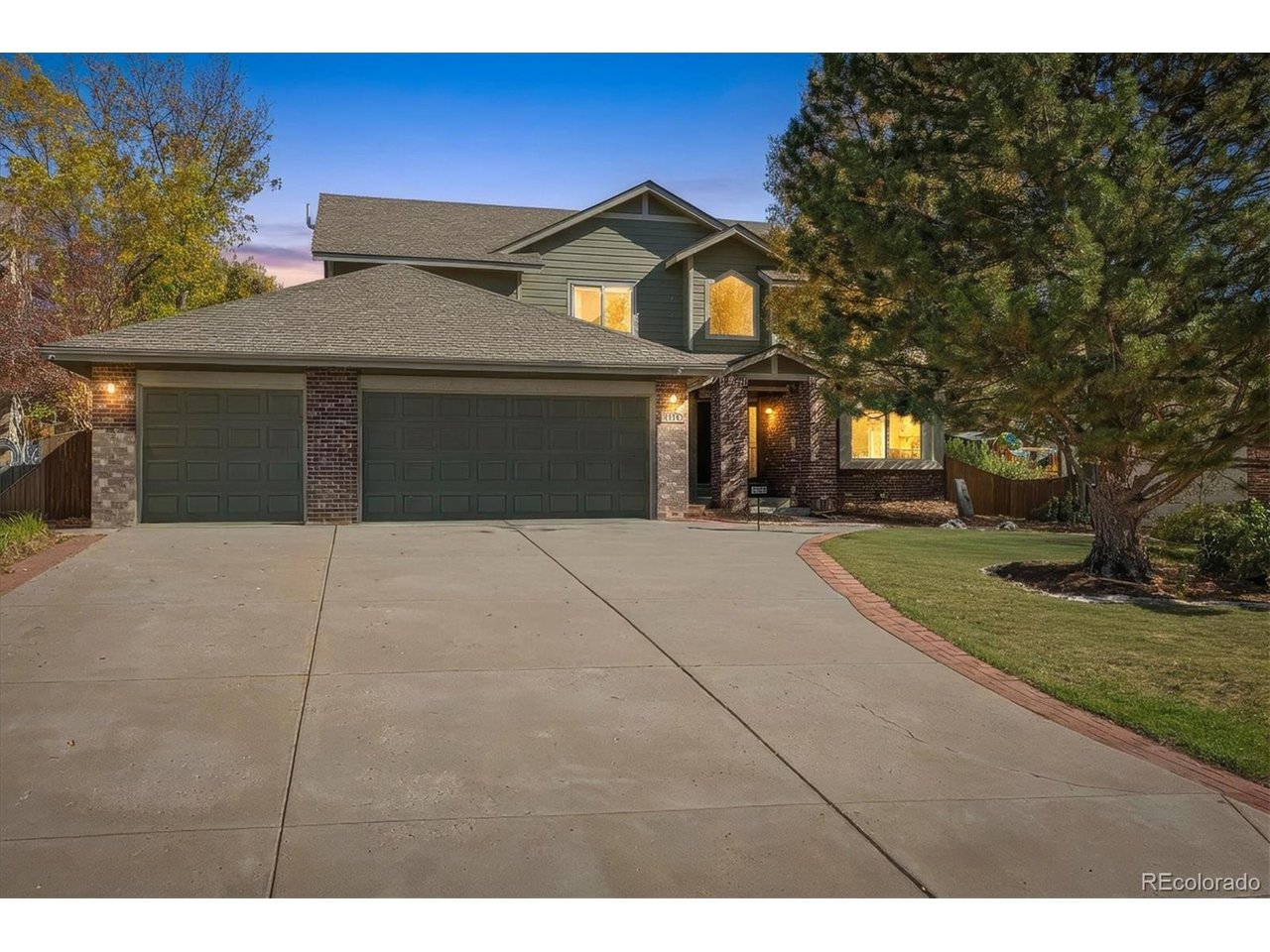 Photo of 1384 Shadow Mountain Dr Highlands Ranch CO 80126