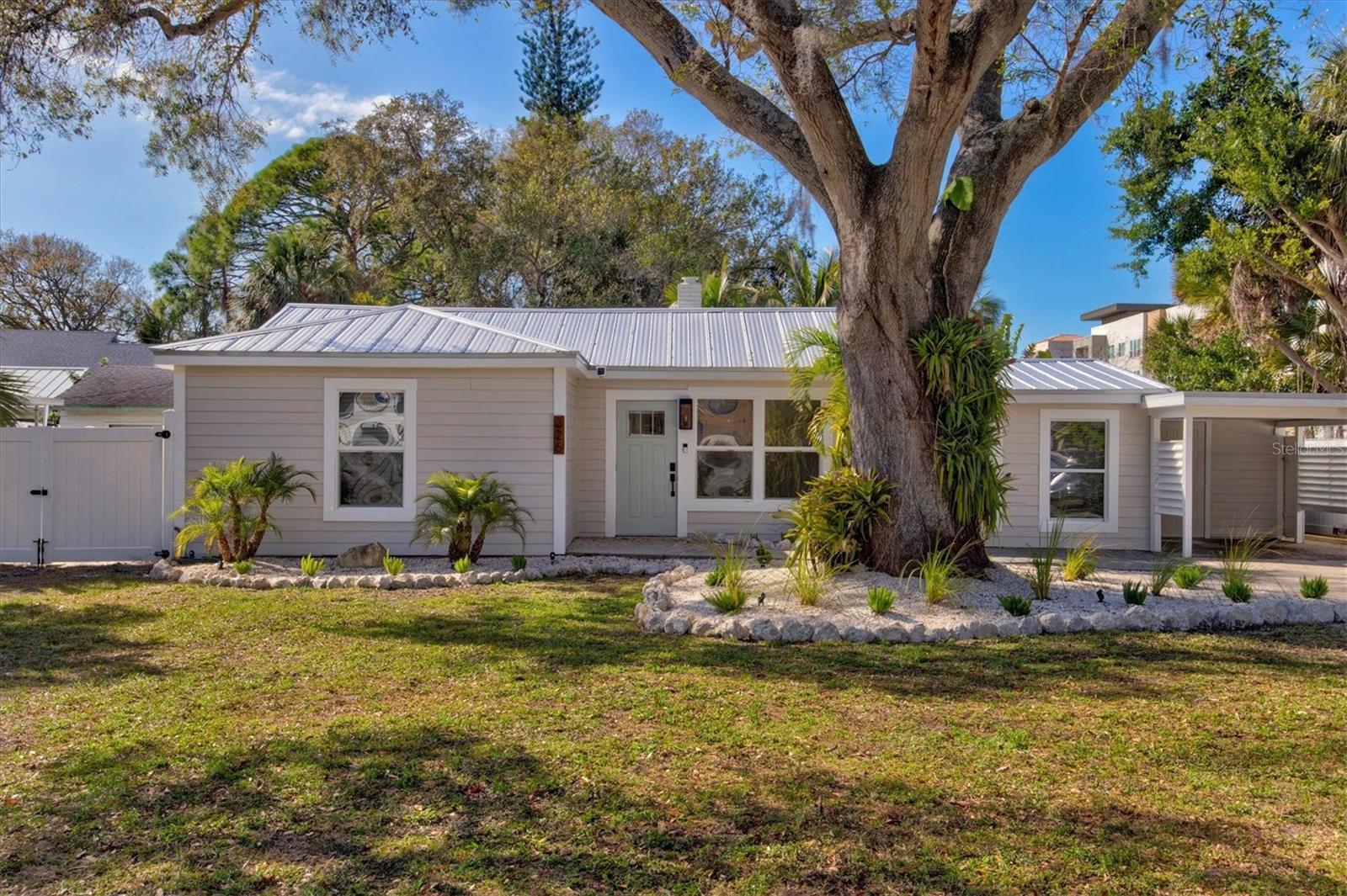 Photo of 326 S LIME AVENUE SARASOTA FL 34237