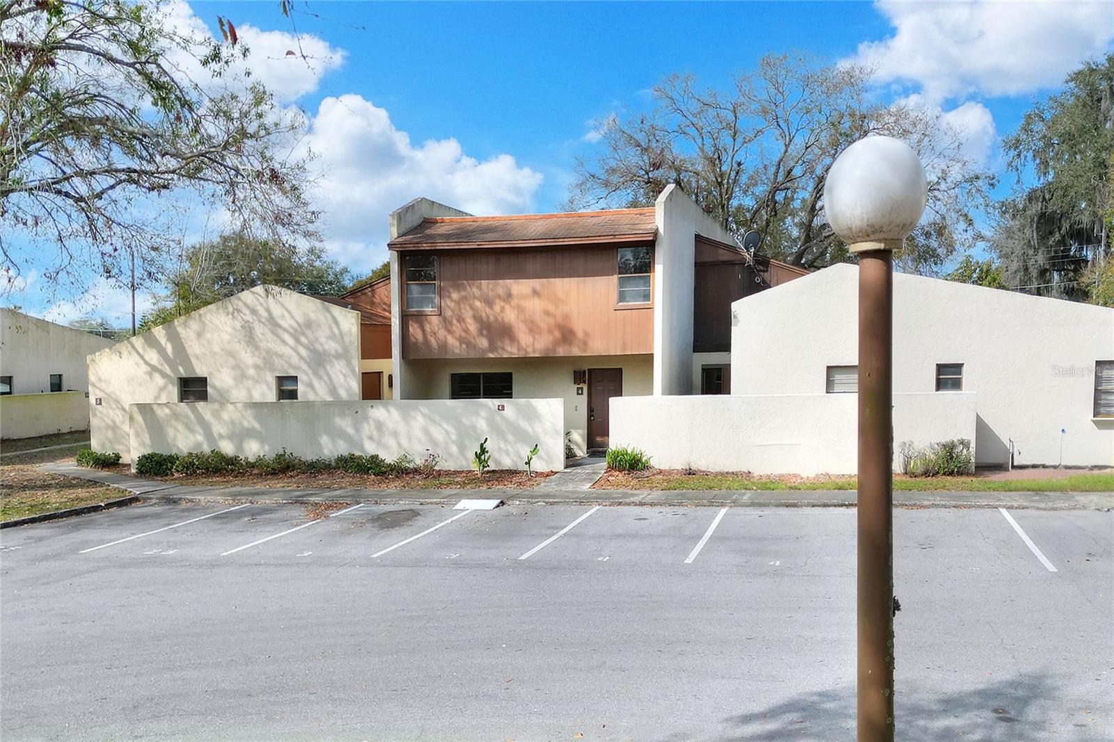 Photo of 1880 N CRYSTAL LAKE DRIVE #4 LAKELAND FL 33801