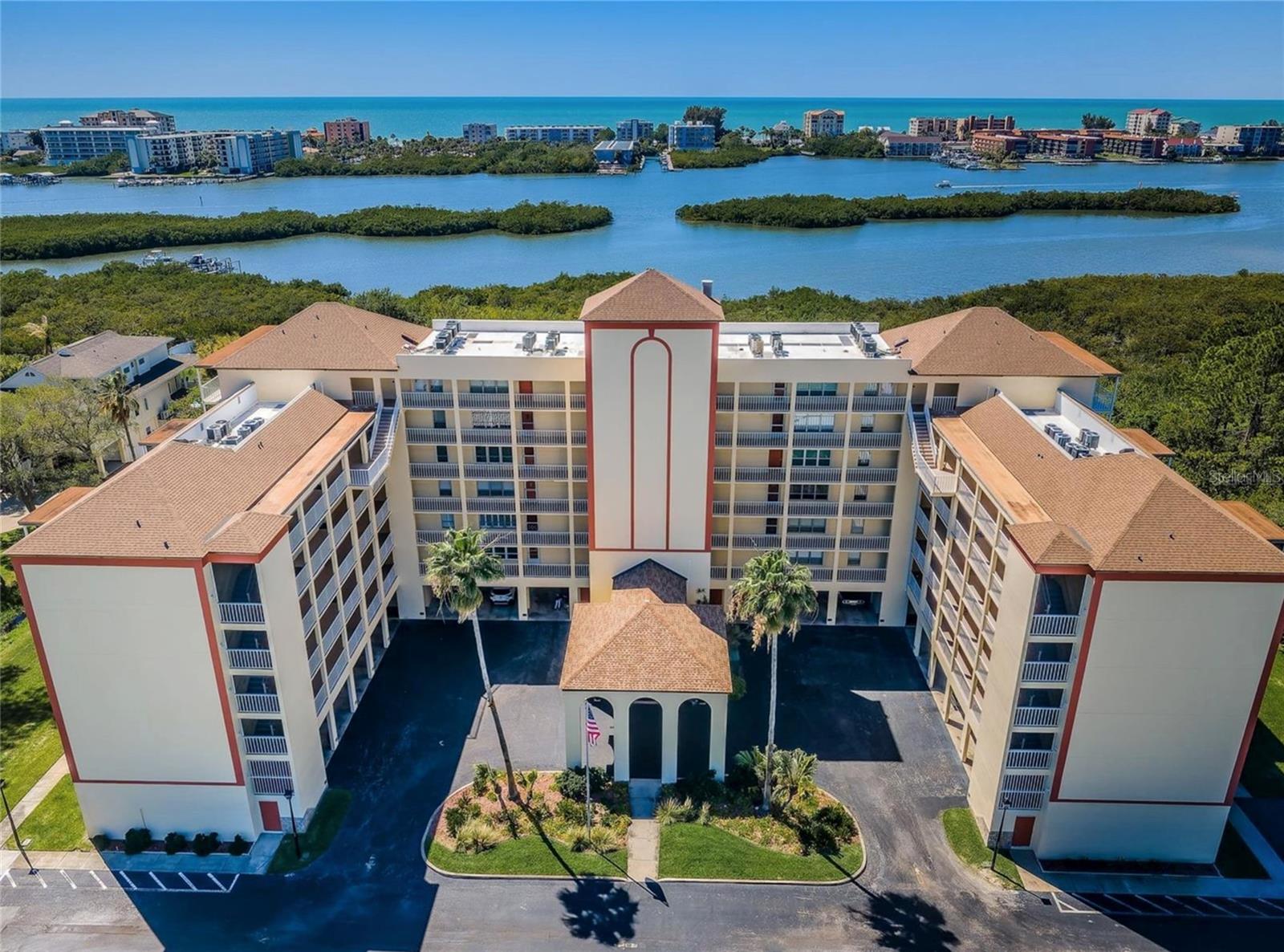 Photo of 9000 COMMODORE DRIVE #302 SEMINOLE FL 33776