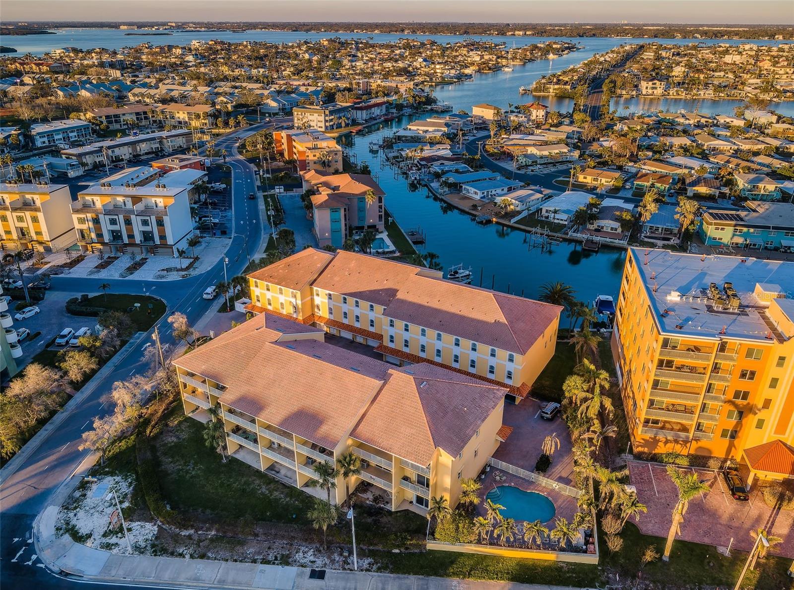 Photo of 11595 GULF BOULEVARD #6 TREASURE ISLAND FL 33706