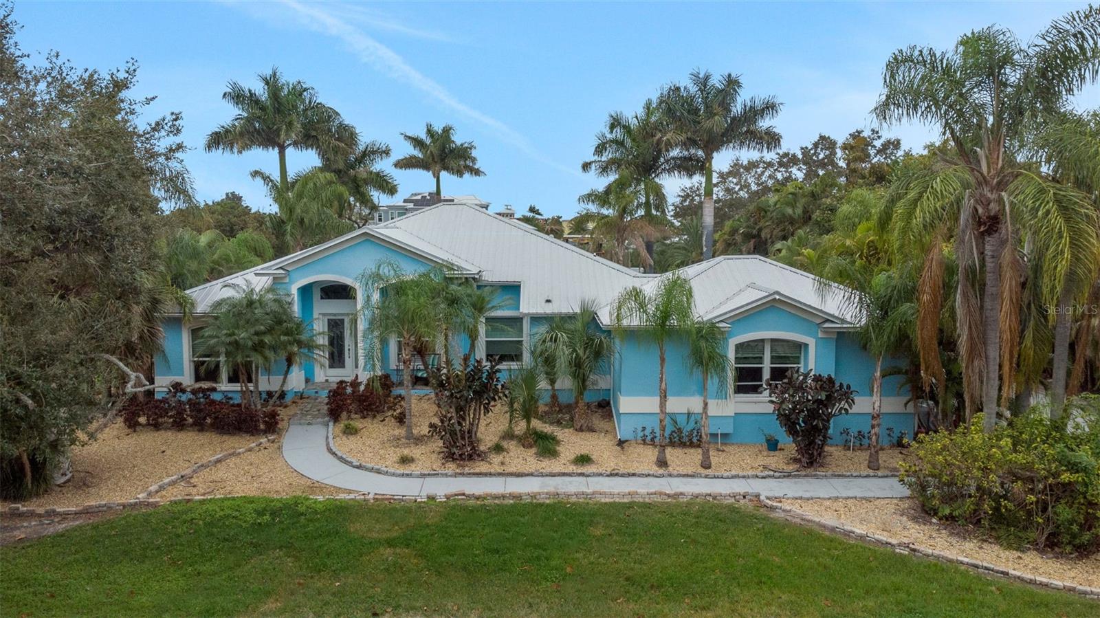 Photo of 424 ISLAND CAY WAY APOLLO BEACH FL 33572