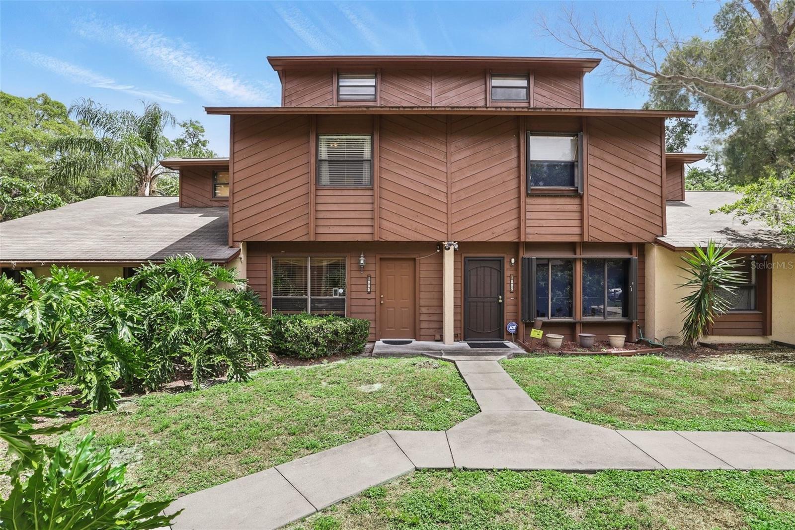 Photo of 1005 LOVE LANE #25 APOPKA FL 32703