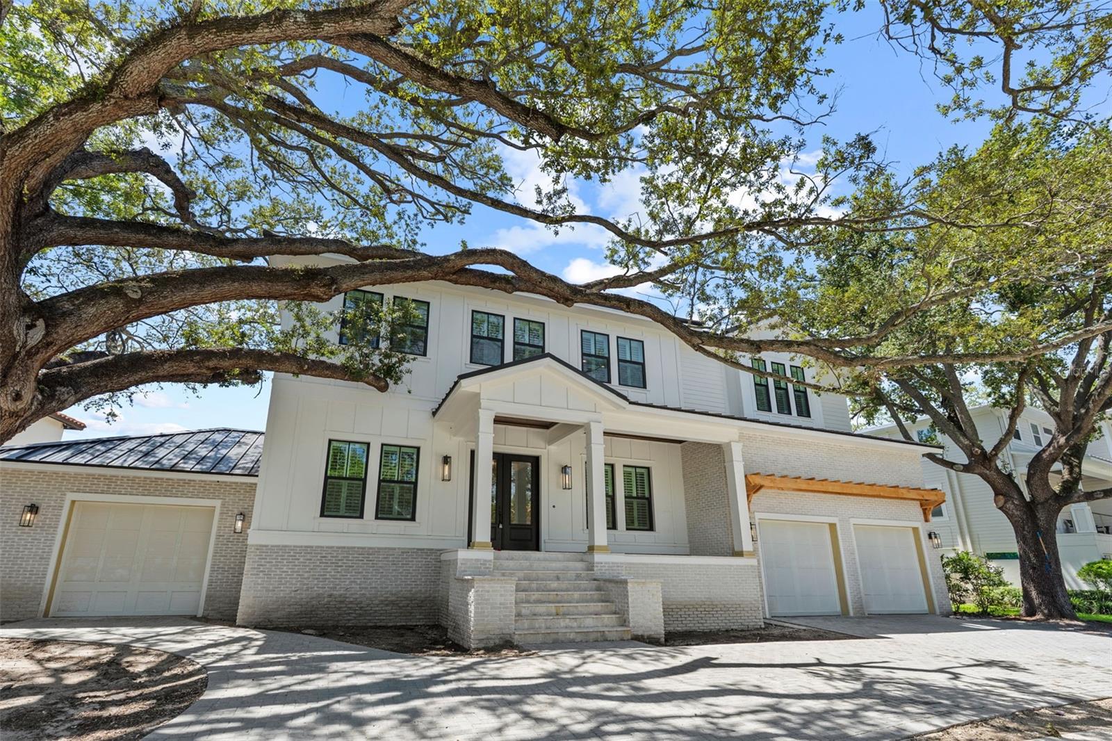 Photo of 690 GENEVA PLACE TAMPA FL 33606