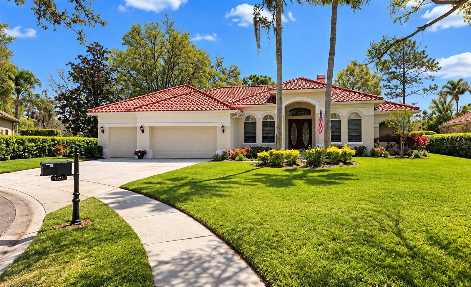 Photo of 9127 WOODRIDGE RUN DRIVE TAMPA FL 33647