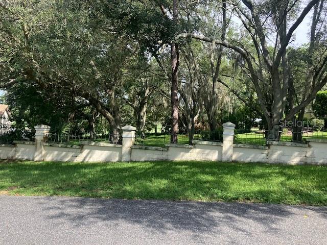 Photo of 116 W MAGNOLIA AVENUE HOWEY IN THE HILLS FL 34737