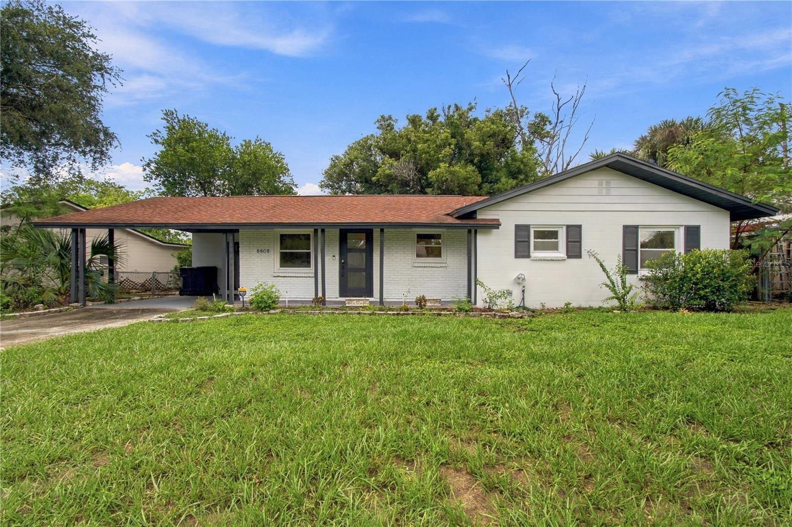 Photo of 8609 DRIFTWOOD DRIVE TAMPA FL 33615