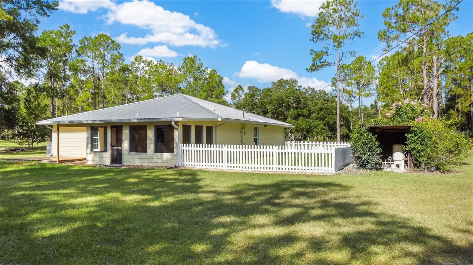 Photo of 17925 SE 49TH PLACE HAWTHORNE FL 32640