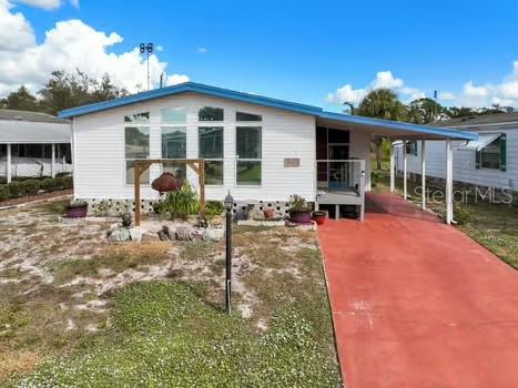 Photo of 8442 BREEZE HILL DRIVE LAKE WALES FL 33898
