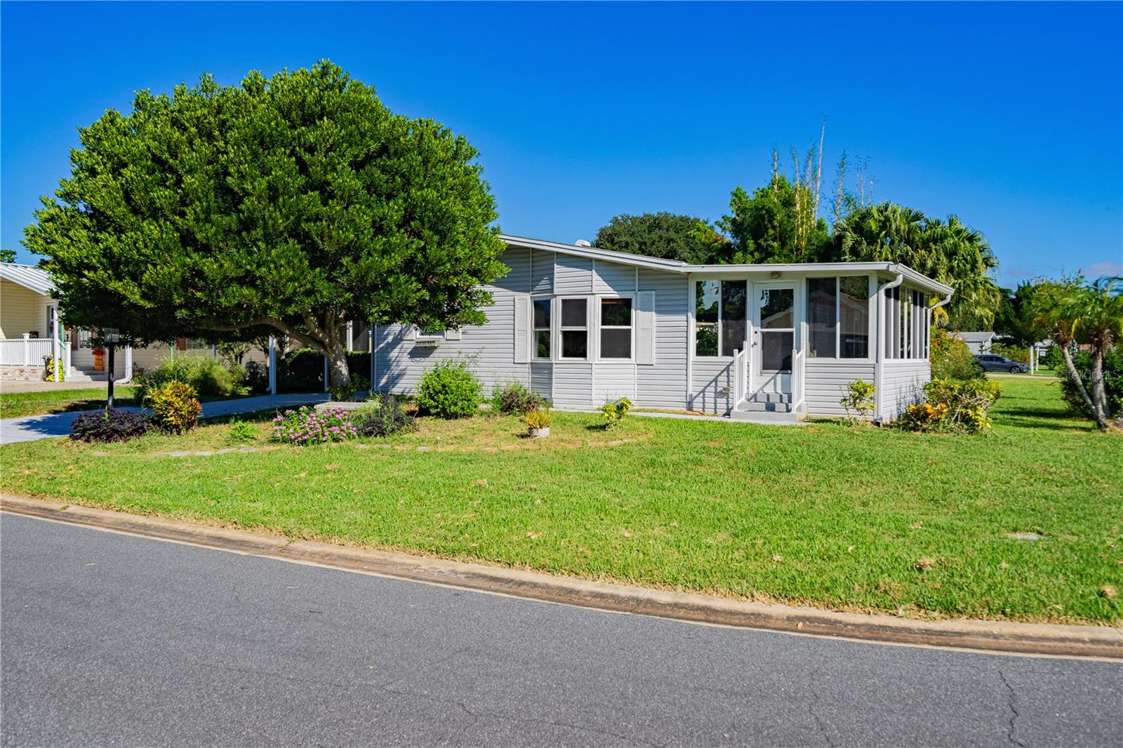 Photo of 701 HELMSMAN LANE EDGEWATER FL 32141