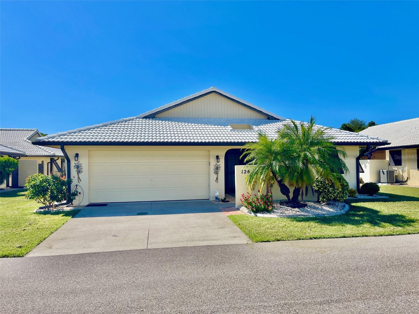 Photo of 126 SANDSTONE CIRCLE VENICE FL 34293