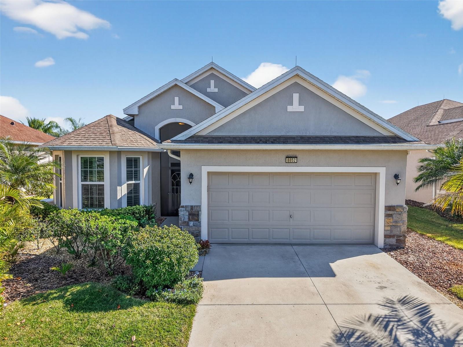 Photo of 8852 BRIDGEPORT BAY CIRCLE MOUNT DORA FL 32757