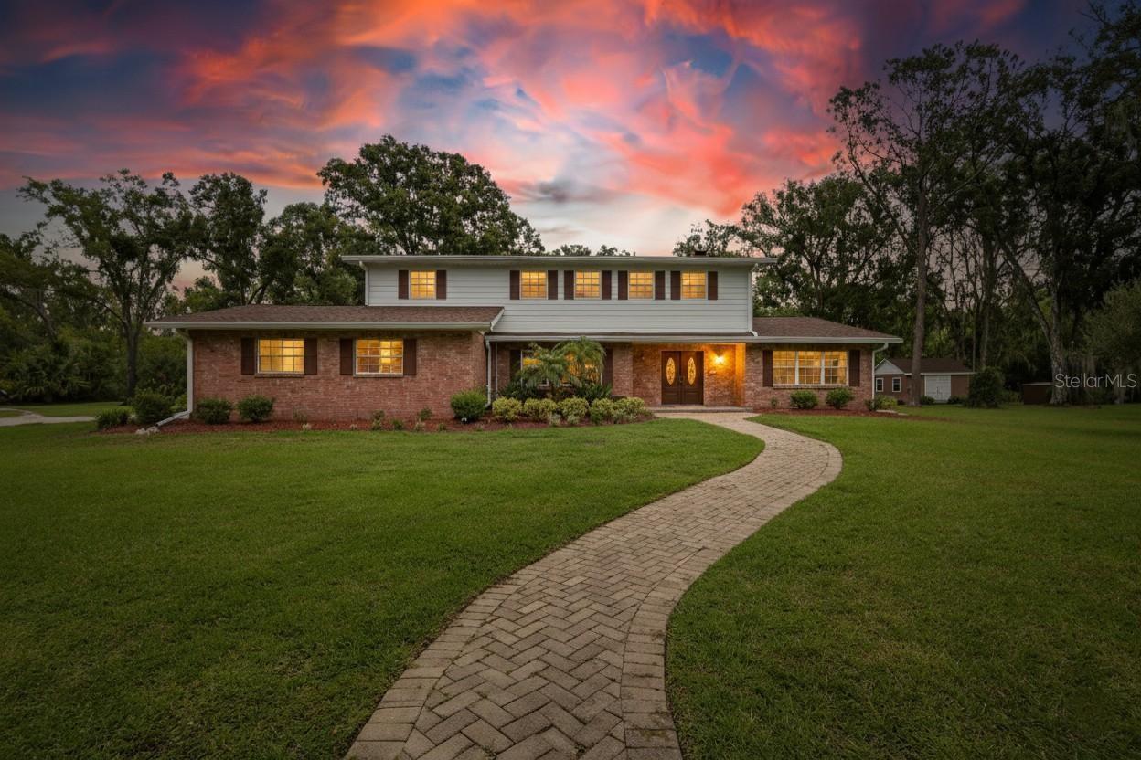 Photo of 1502 AZALEA STREET PLANT CITY FL 33563