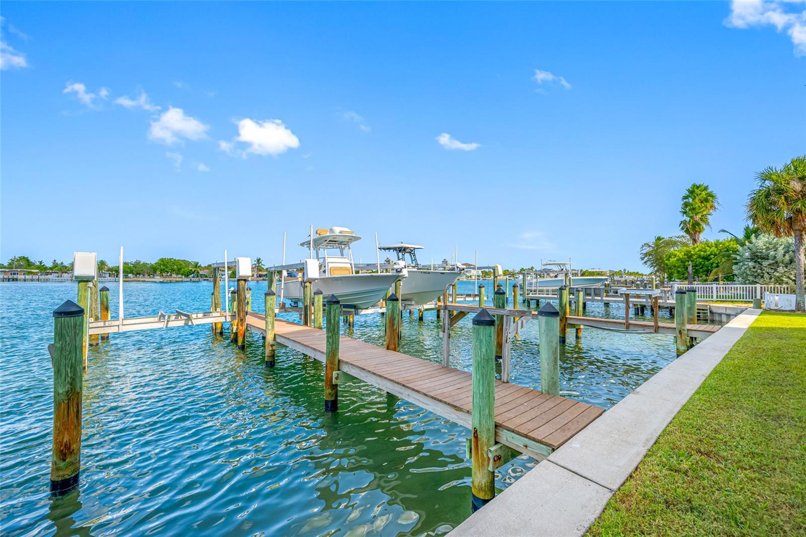 Photo of 8575 SUNSET COURT TREASURE ISLAND FL 33706