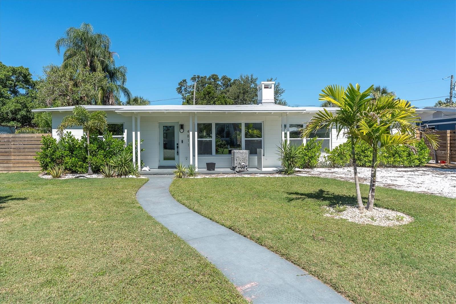 Photo of 4811 DEL RIO WAY GULFPORT FL 33711