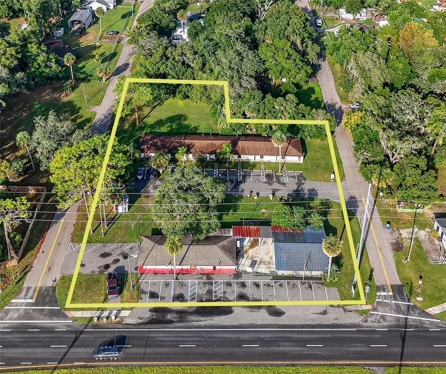 Photo of 37415 STATE ROAD 19 UMATILLA FL 32784