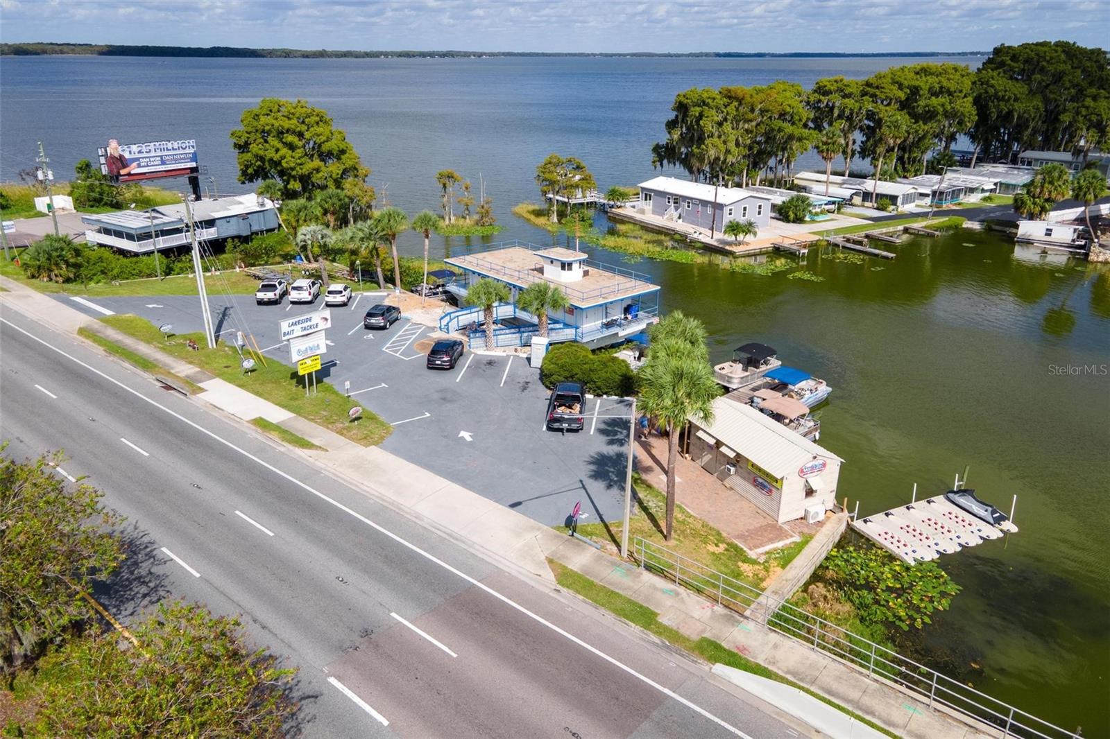 Photo of 1006 W BURLEIGH BOULEVARD TAVARES FL 32778