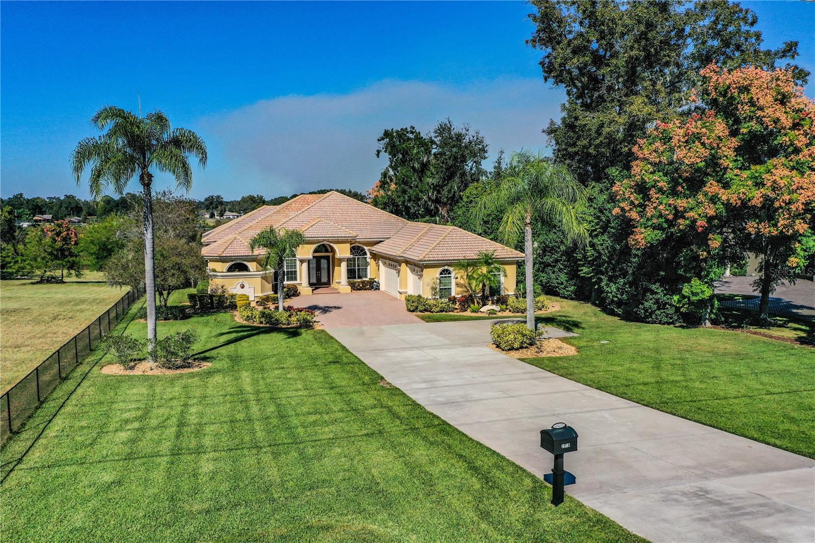 Photo of 2918 CLUBHOUSE ROAD LAKELAND FL 33812