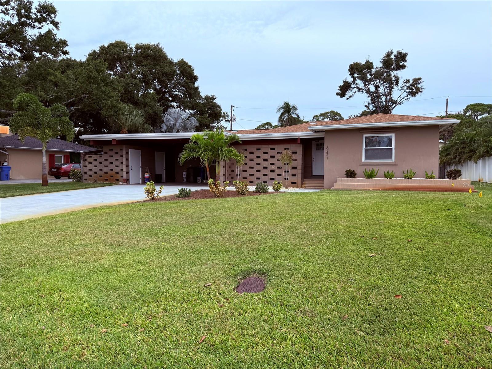 Photo of 6221 6TH AVENUE ST PETERSBURG FL 33710