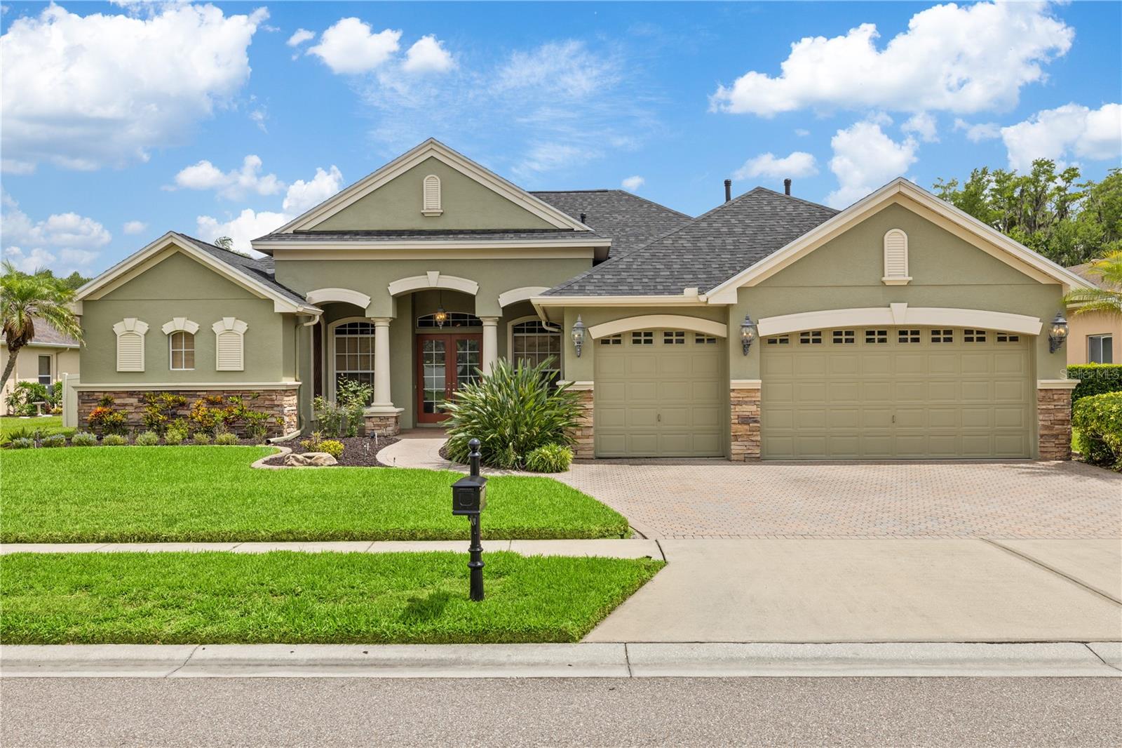 Photo of 3015 LYNWOOD COURT LAND O LAKES FL 34638