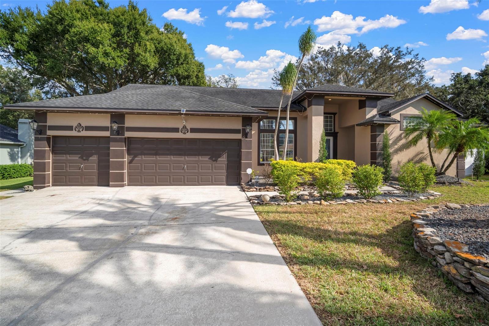 Photo of 424 SUMMIT CHASE DRIVE VALRICO FL 33594