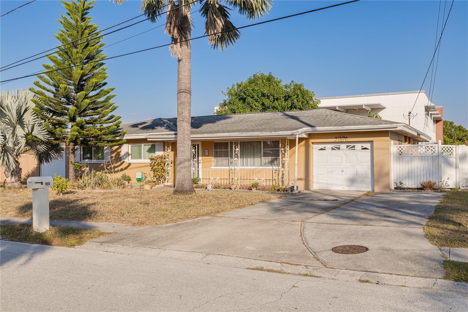 Photo of 1715 S JEFFERSON AVENUE LARGO FL 33770