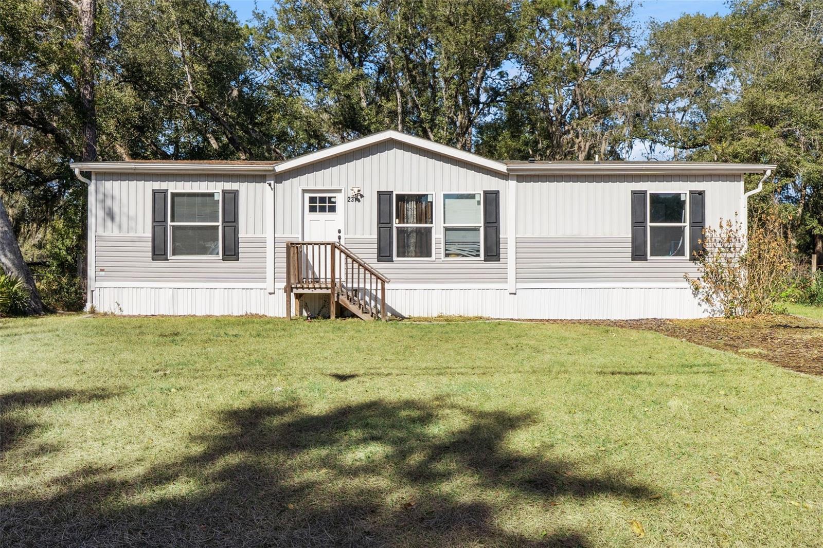 Photo of 231 TROPIC AVENUE SATSUMA FL 32189