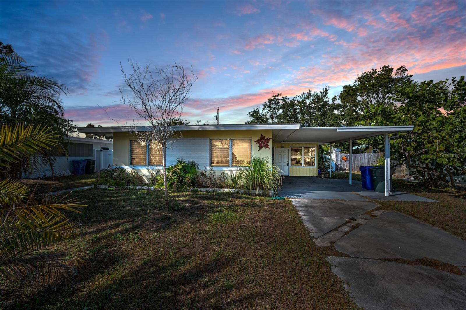 Photo of 2476 CORONADO WAY DUNEDIN FL 34698