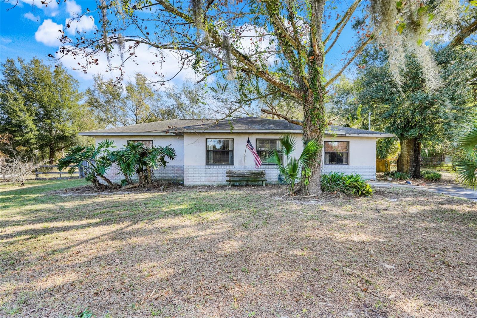 Photo of 37032 GRAYS AIRPORT ROAD LADY LAKE FL 32159