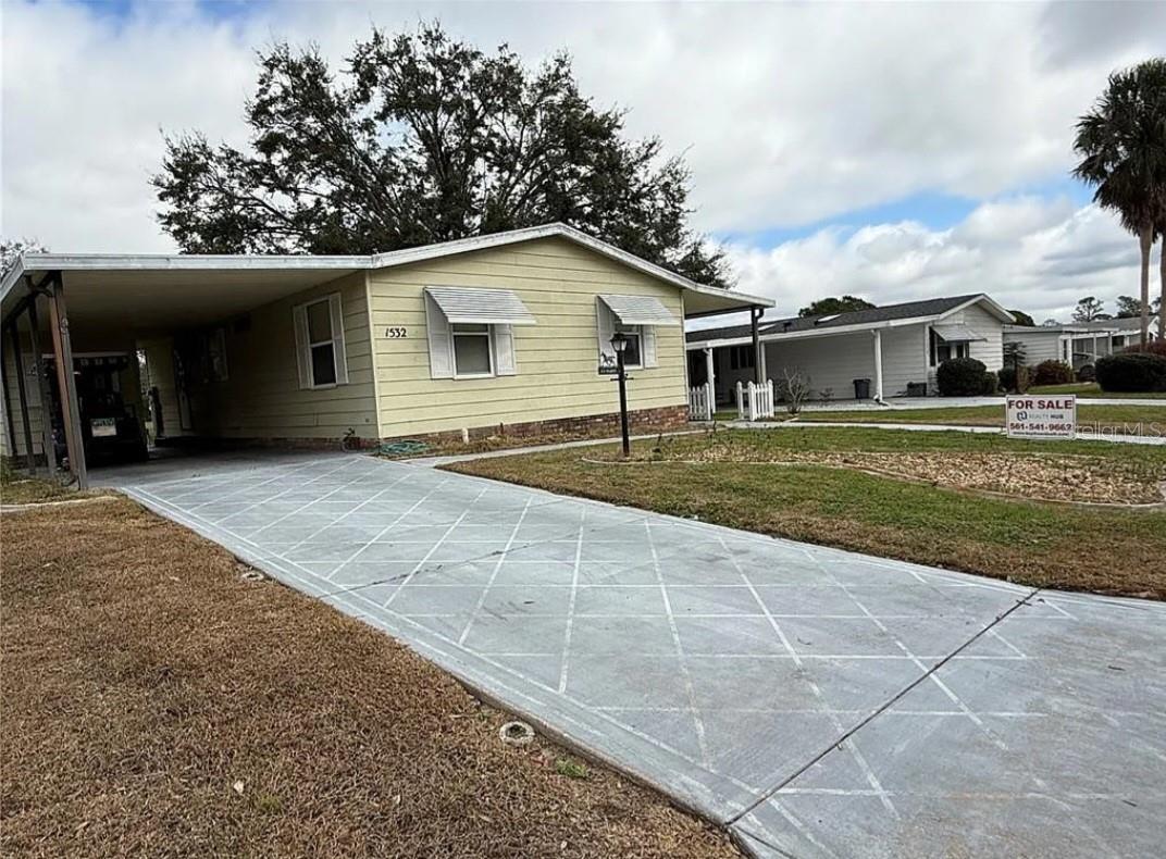 Photo of 1532 W SCHWARTZ BOULEVARD LADY LAKE FL 32159