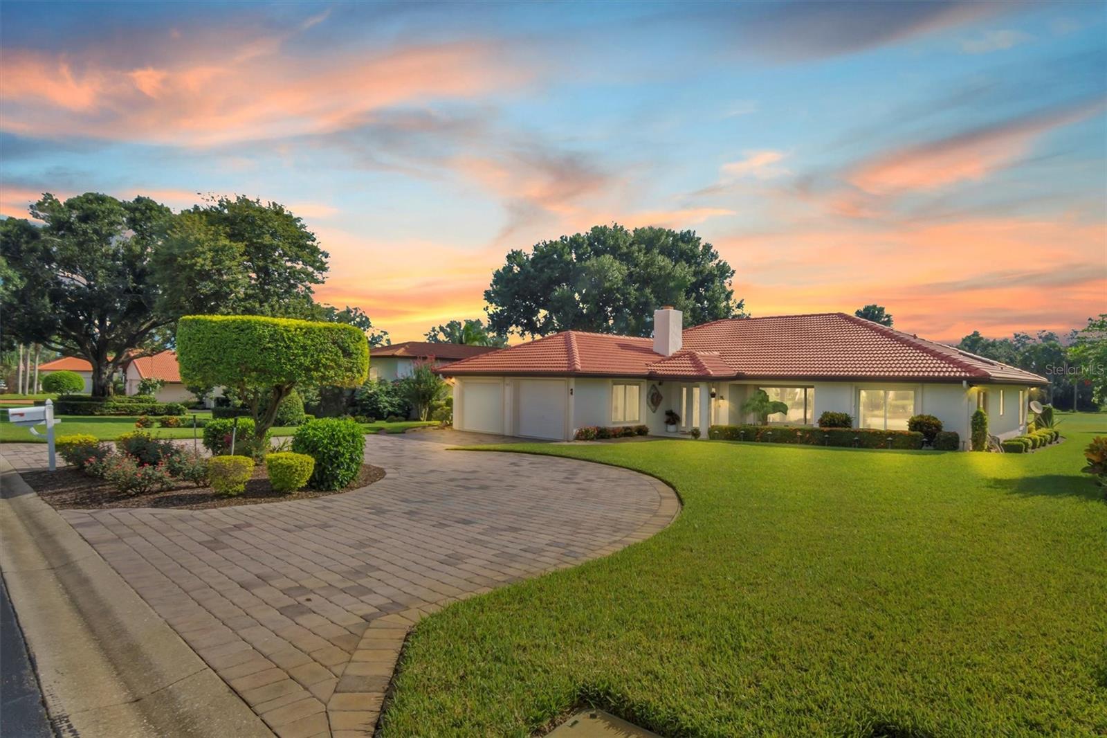 Photo of 517 CLUBHOUSE DRIVE LAKE WALES FL 33898