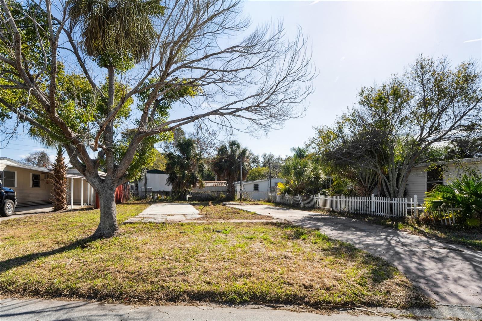 Photo of 736 DRIFTWOOD LANE TARPON SPRINGS FL 34689