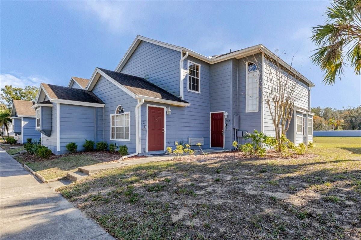 Photo of 203 COCO PLUM DRIVE #Main Unit DAVENPORT FL 33897