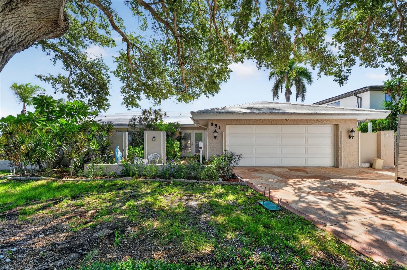 Photo of 891 ISLAND WAY CLEARWATER BEACH FL 33767