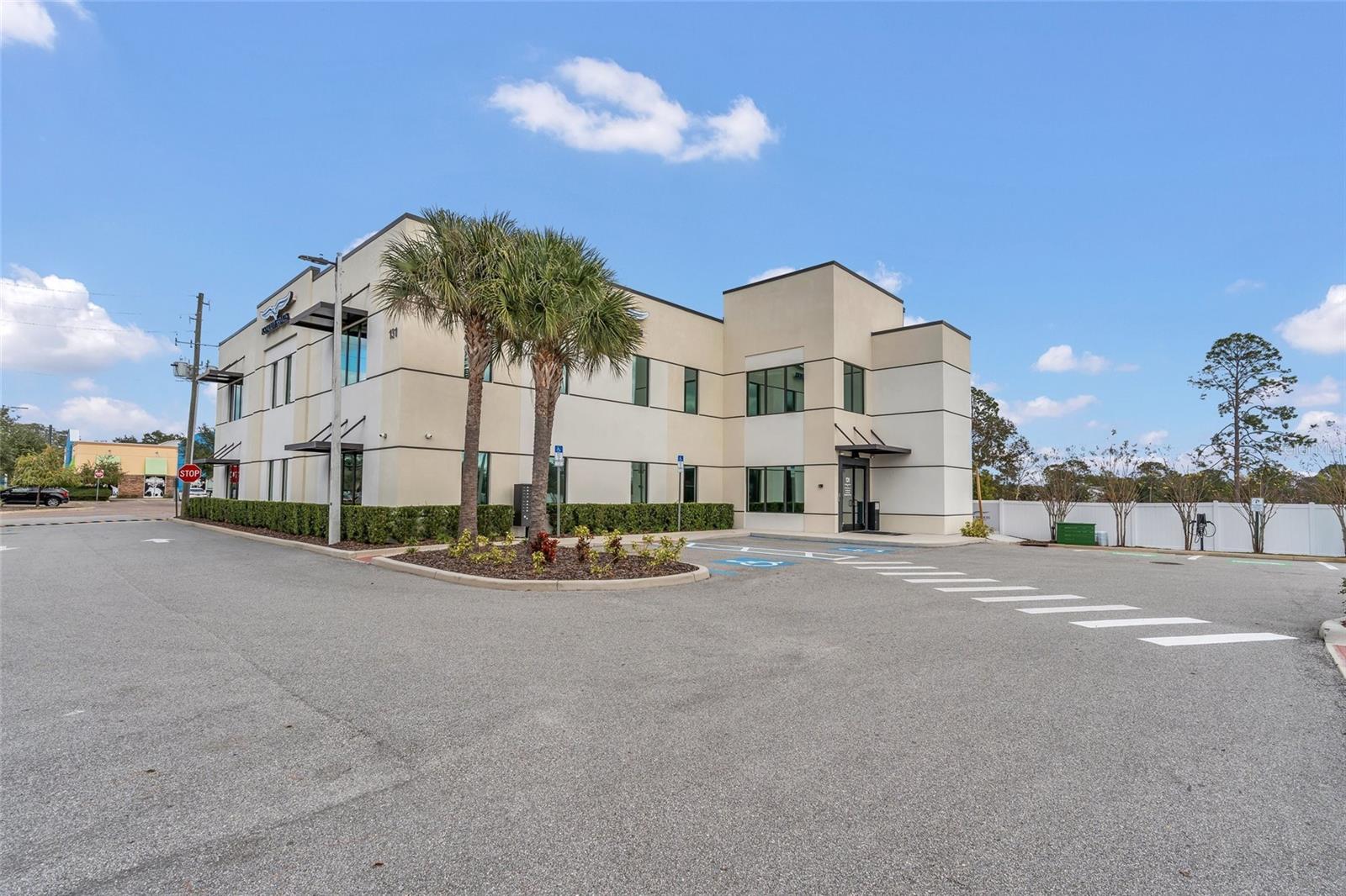 Photo of 131 S COUNTRY CLUB ROAD LAKE MARY FL 32746