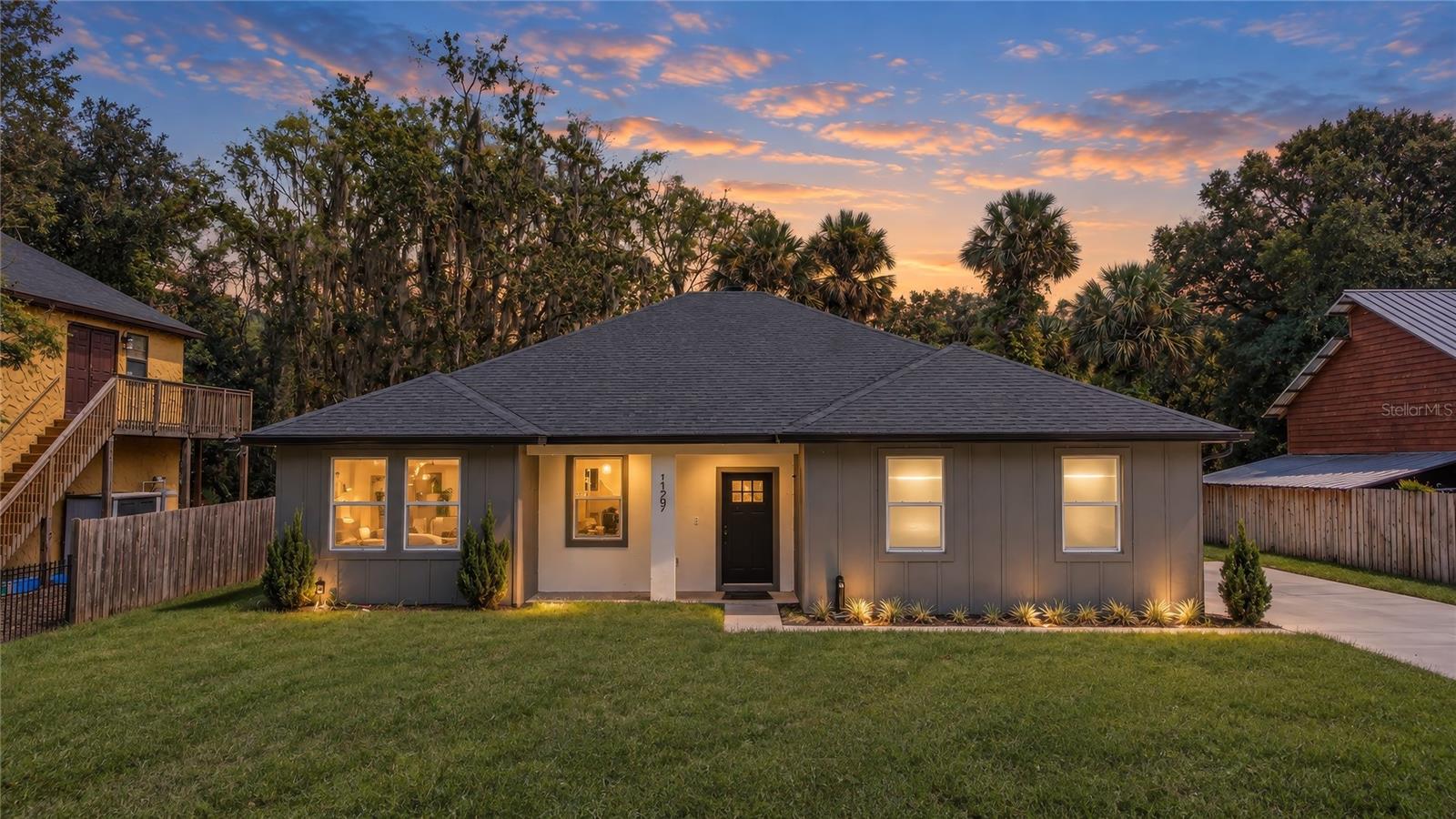 Photo of 127 HIBISCUS LANE DELTONA FL 32738