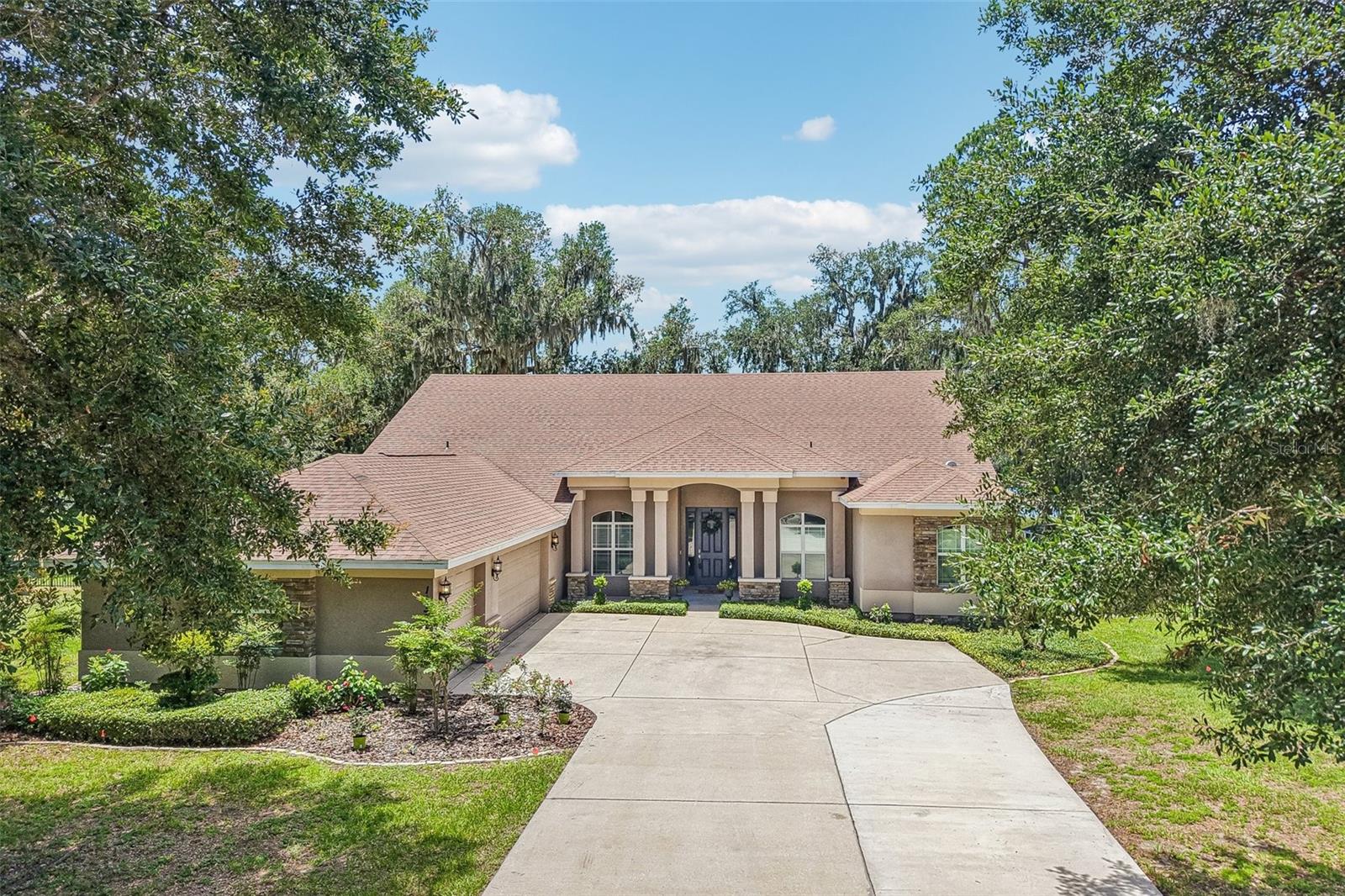 Photo of 11325 HIDDEN VALLEY LANE RIVERVIEW FL 33569