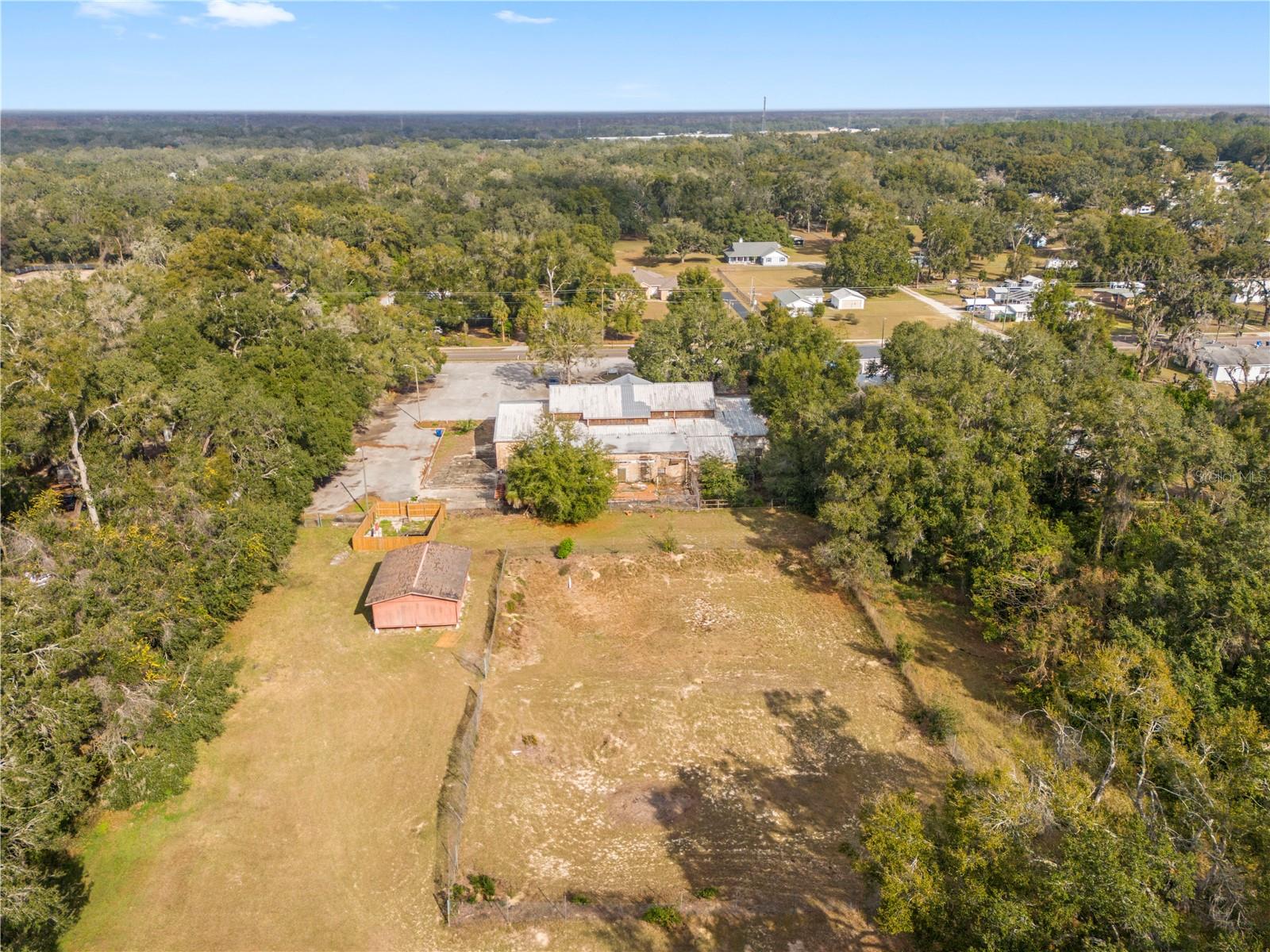 Photo of 10511 MAIN STREET THONOTOSASSA FL 33592