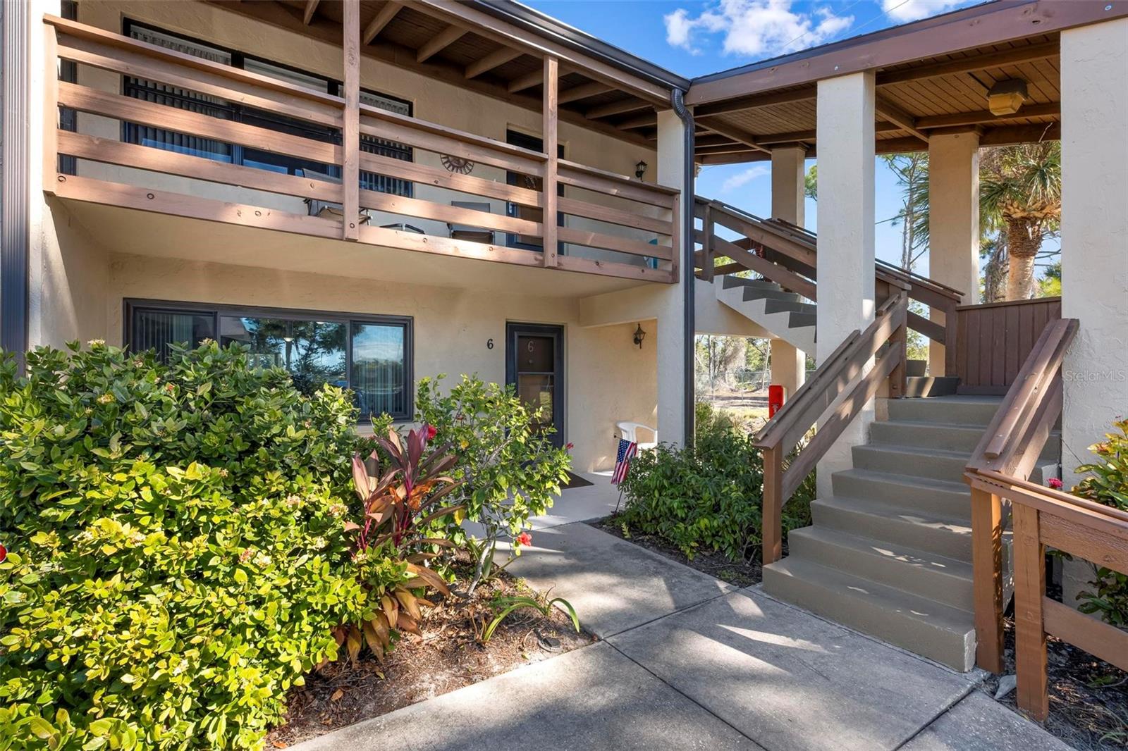 Photo of 25 QUAILS RUN BOULEVARD #6 ENGLEWOOD FL 34223