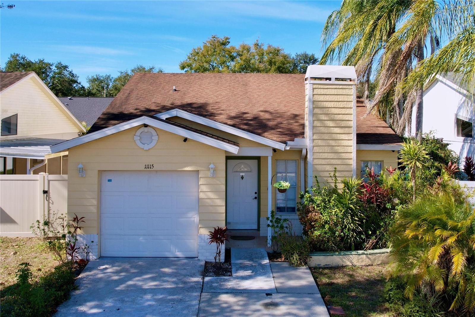 Photo of 11115 CHERRYWOOD LANE RIVERVIEW FL 33579