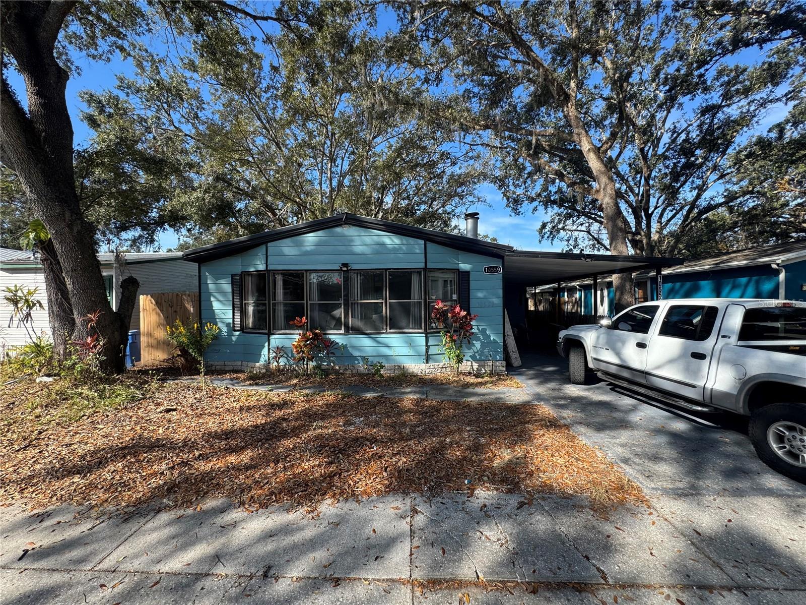 Photo of 10559 BAY HILLS CIRCLE THONOTOSASSA FL 33592