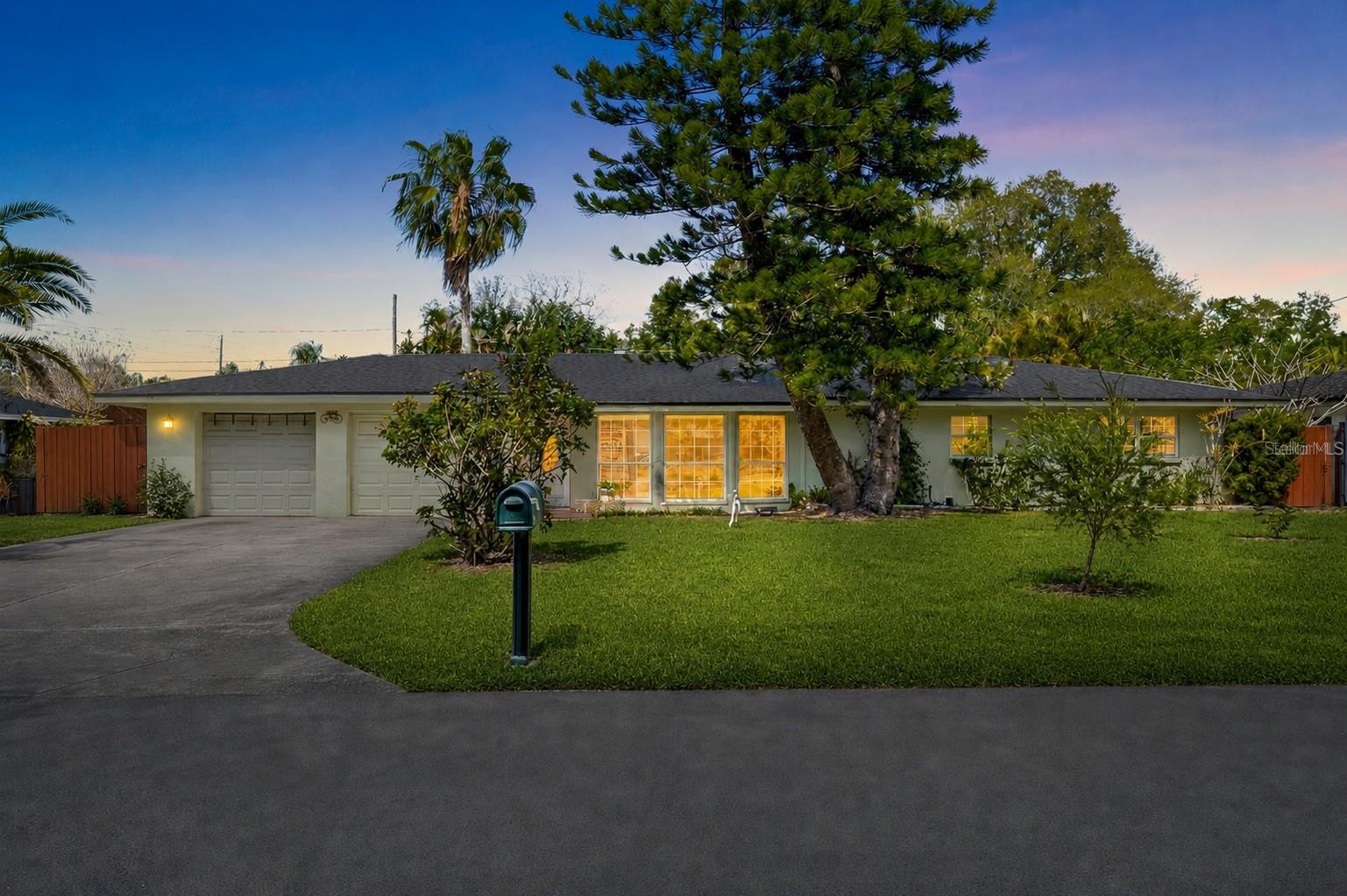 Photo of 1806 BEVERLY CIRCLE CLEARWATER FL 33764
