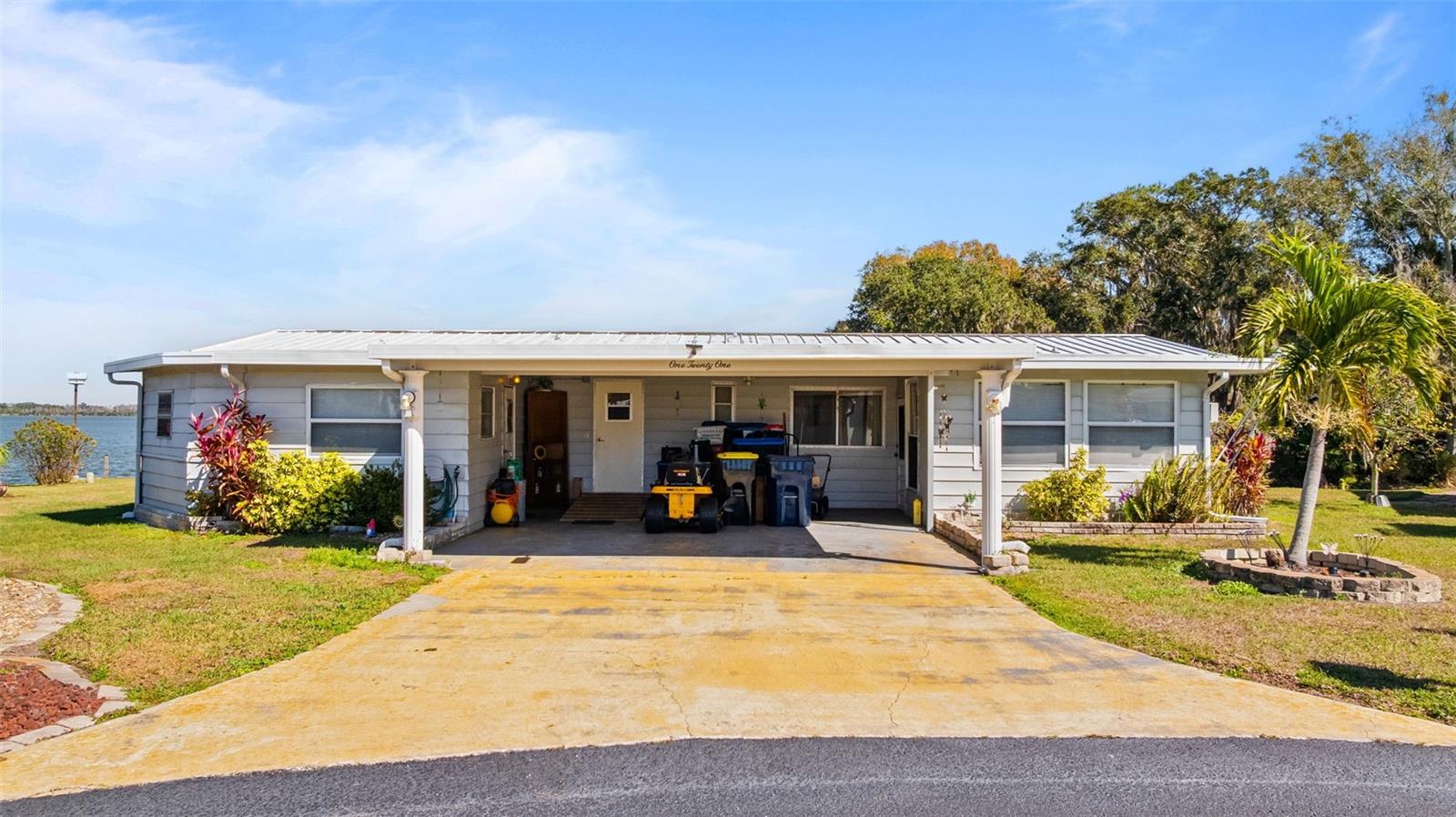 Photo of 121 BONNIE DRIVE AUBURNDALE FL 33823
